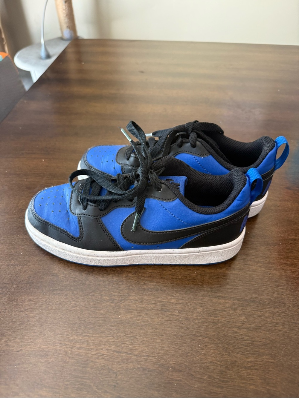 Nike Kids Low-Top Sneakers in Black and Blue